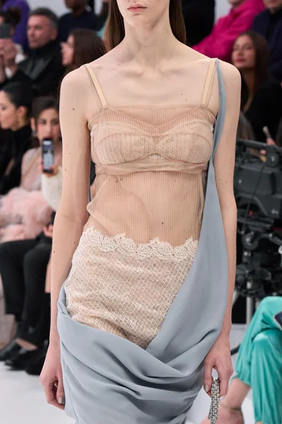 Look 29